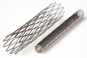 Microstructure of Ni-Ti and Pt-Ti Alloys from First Principles