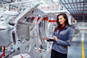 Digitizing Shop Floor Process with Manufacturing Operations Management