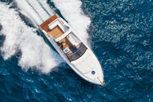 What are the benefits of building leisure boats’ virtual twins?