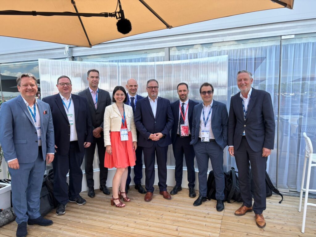 AEROSEC project executives (from left to right):
Alexis Balloy, Dassault Systèmes
Arnaud Bertrand, Outscale
David Ziegler, Dassault Systèmes
Juliette Renaut, AEROSEC Project Coordinator
Mirco Masa, Cefriel
Andrés Escribano Riesco, Indra
Stefano Racca, Leonardo
Laurent Bendavid, Dassault Aviation
Joerg Wirtz, Airbus Defense and Space