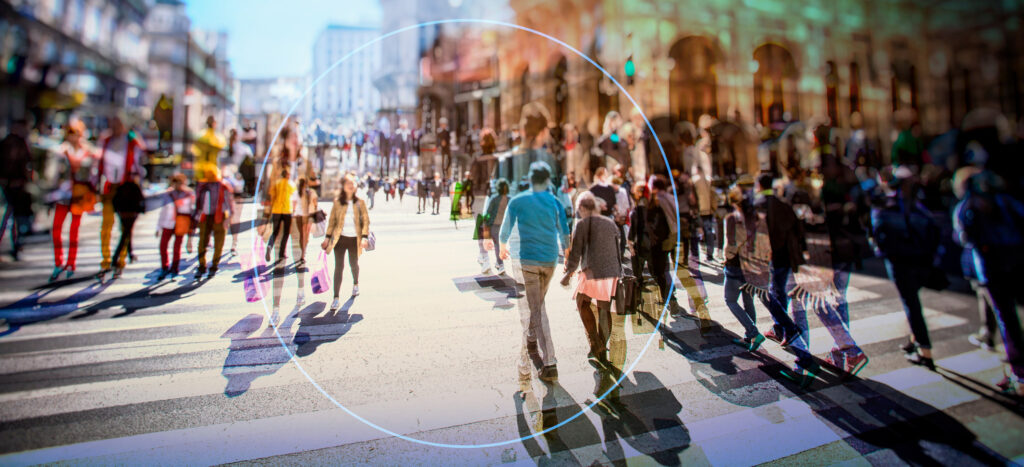 Pedestrians walking in a city - smart streetlight project - Dassault Systemes blog